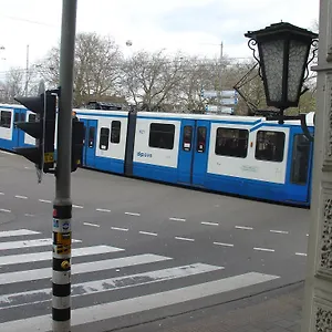 Aston 2*, Amsterdam Pays-Bas