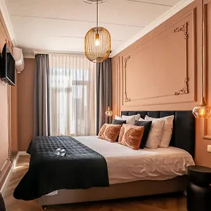 hotel-valkenburg.valkenburgaandegeul-hotels.com/