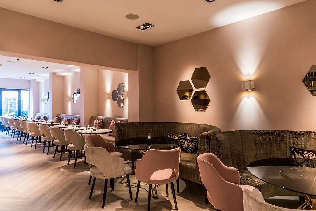 Sandton Eindhoven Centre 3*,